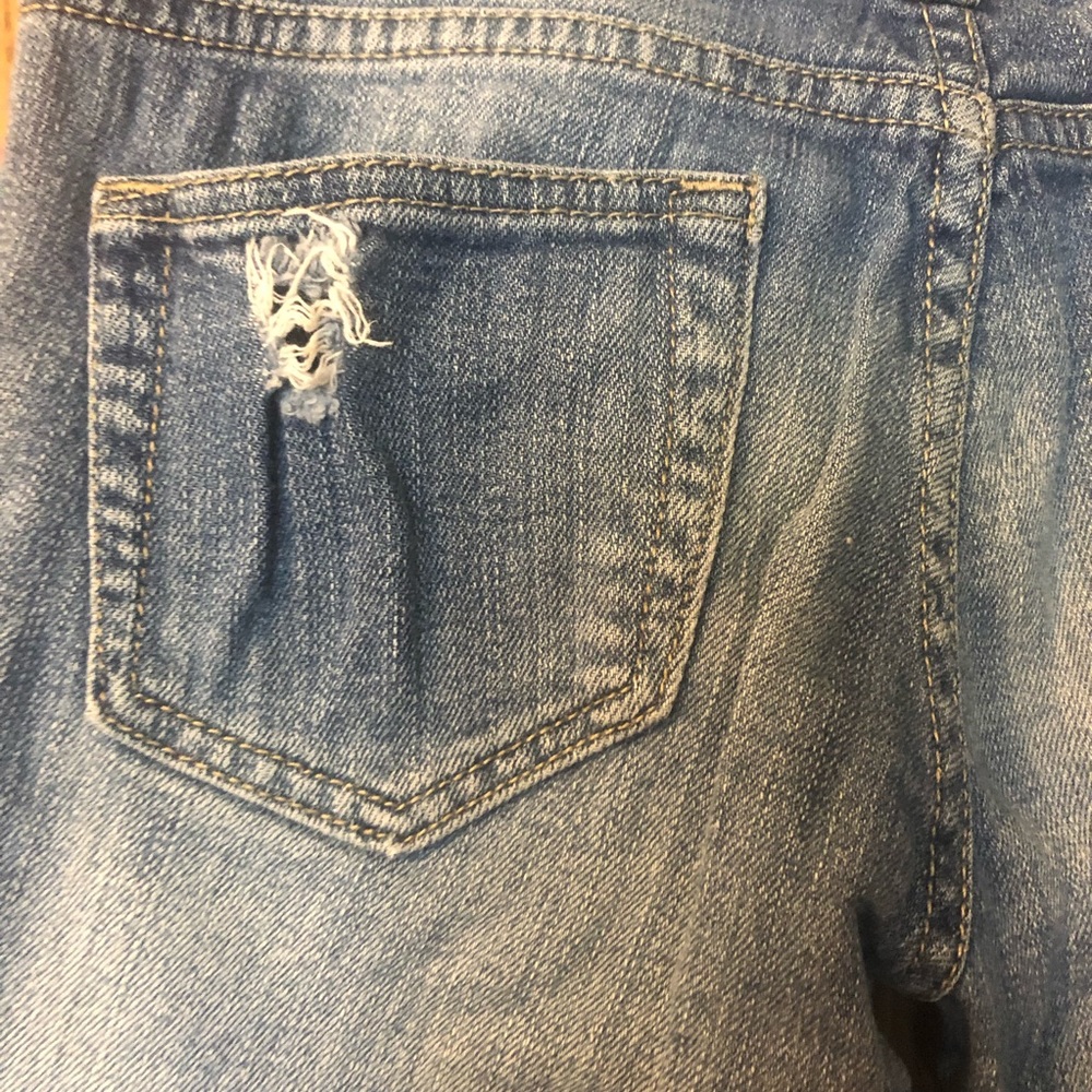 Red Rivet Patch Distressed Jeans 3 - Picture 7 of 7